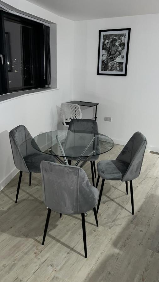 Luxurious City View Apartment In Salford مانشستر المظهر الخارجي الصورة